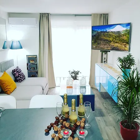 Apartamento Cerca De Todo, Practico Y Nuevo